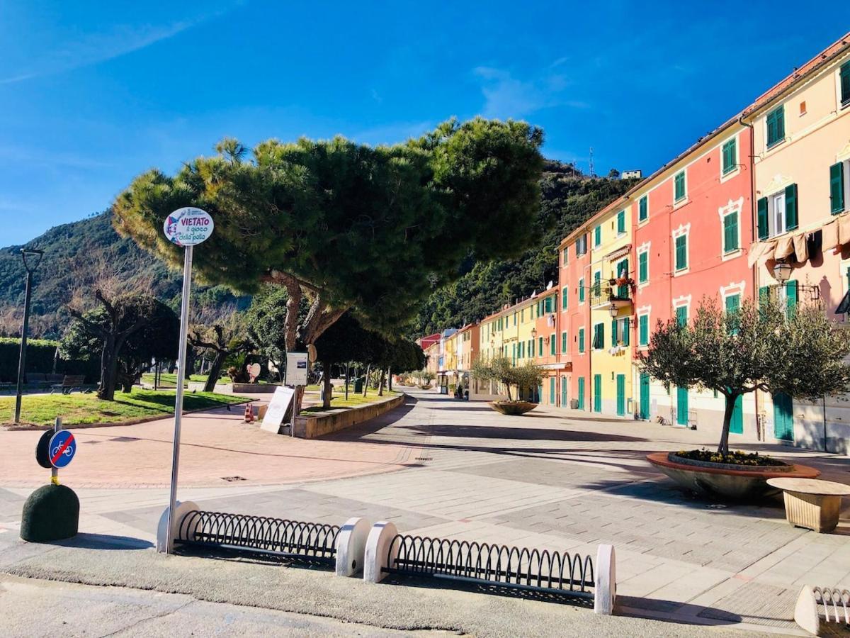 Un Piede In Mare * Riva Trigoso